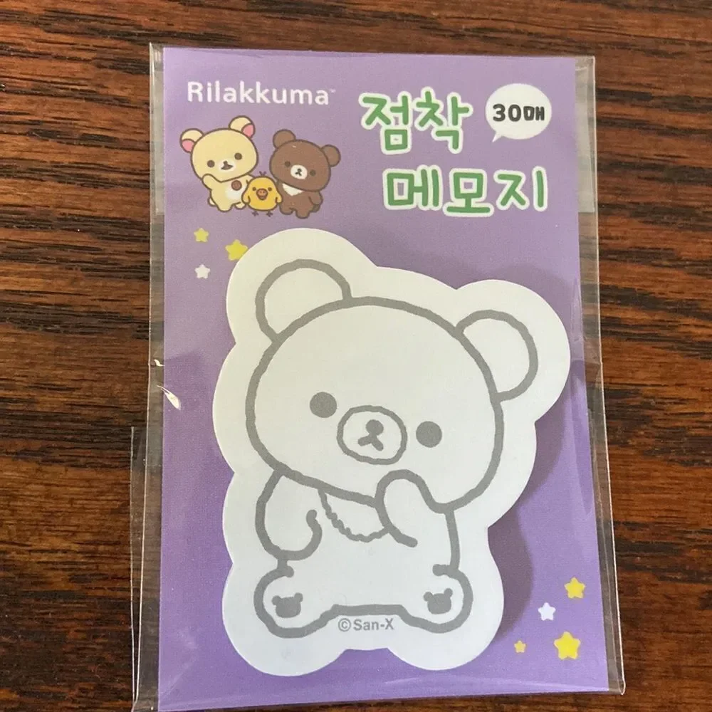 Sticky notes 2 pens 2 pins 1 small pouch